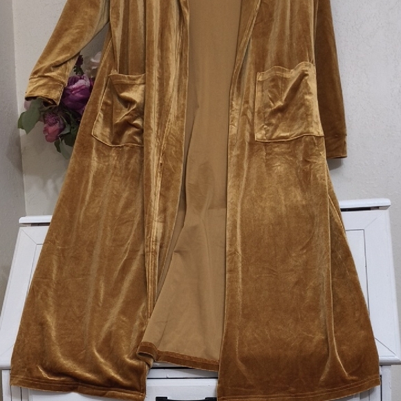 Elegant Tan Longline Coat - Picture 3 of 8